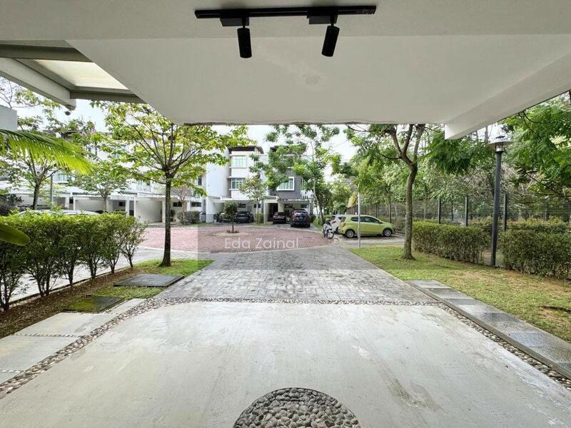 Schumann, Symphony Hills - 3