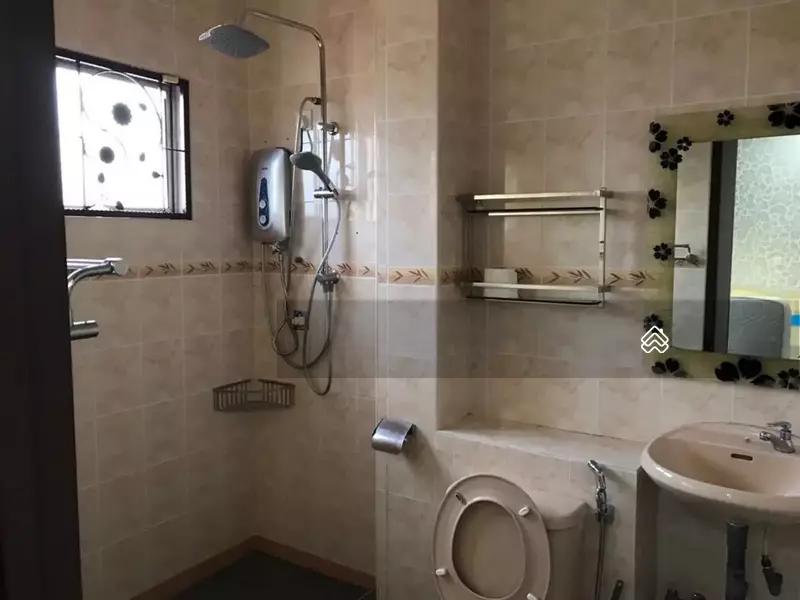 Botani Lapangan Hartamas Double Storey House - 4