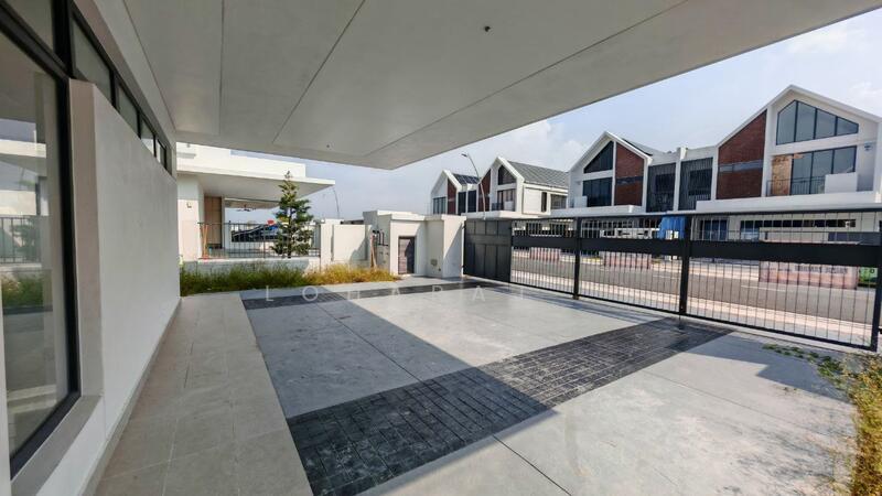 The Eighth, Elmina Green - 1