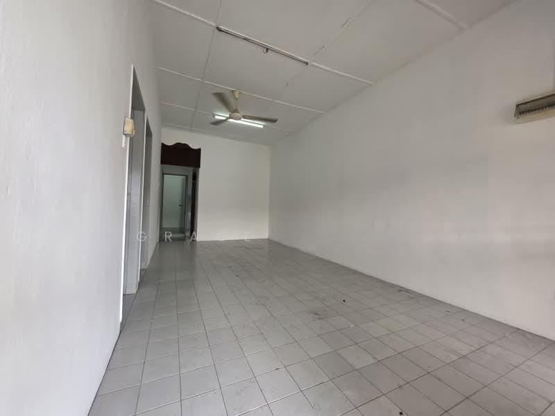 Taman Johor Jaya - 4