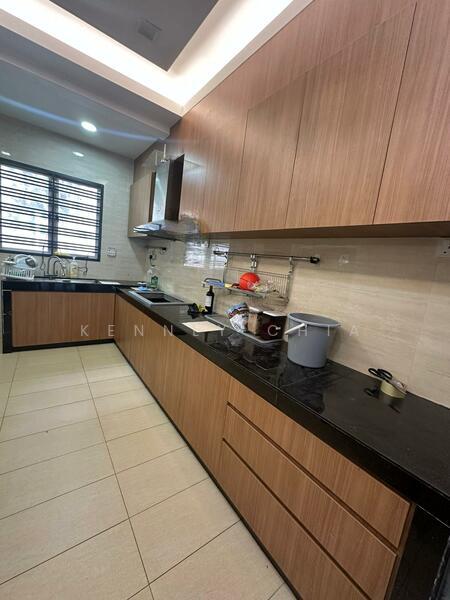 Larkin Larkin Larkins - 4