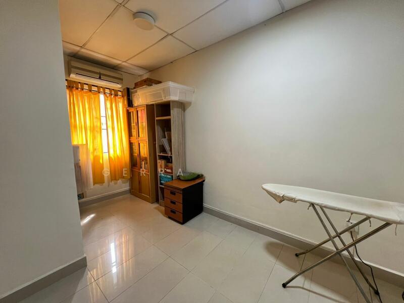Laman Putra - 3