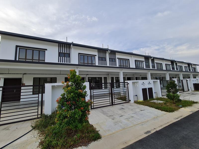 LRT JOHAN SETIA KLANG BANDAR PARKLANDS BUKIT TINGGI BAYUEMAS - 1