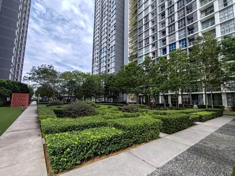 Lakefront Residence - 4