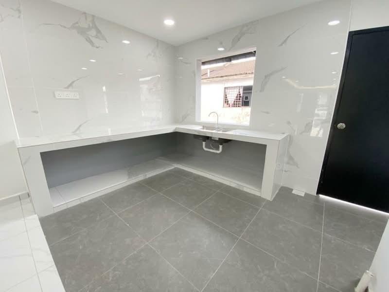 Taman Johor Jaya - 4