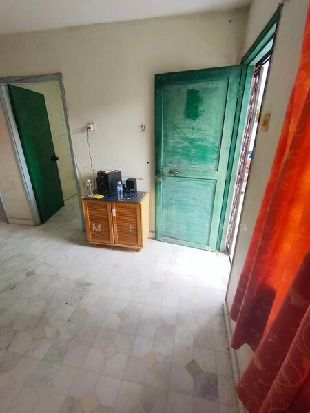 Flat PKNS Seksyen 20 - 4