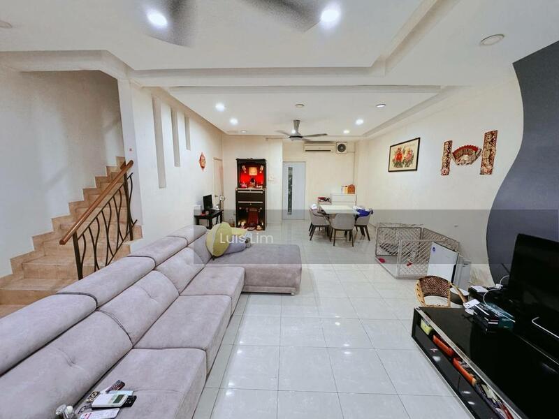 Austin Perdana Austins Perdanas - 1