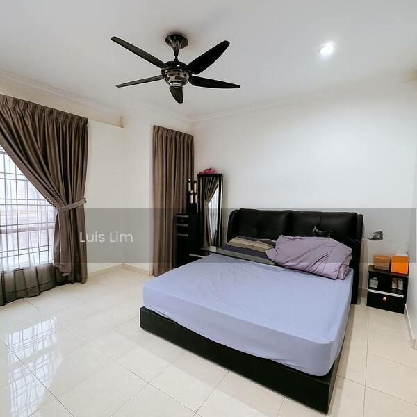 Austin Perdana Austins Perdanas - 3