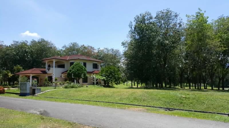 Bungalow Land at College Heights Garden Resort - 5