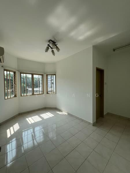 Puteri Bayu Apartment - 4