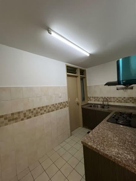 Puteri Bayu Apartment - 3