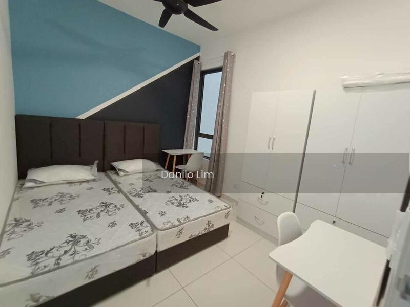 Riana South - 4