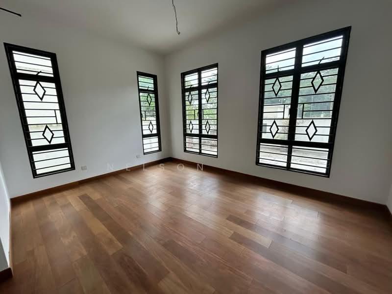 Taman Laguna - 4