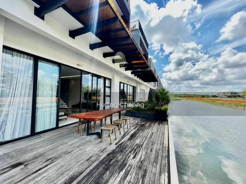 Terrace House @ Senibong Cove - 1