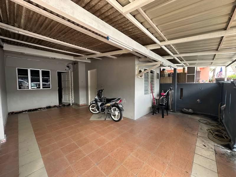 RENOVATED Single Storey Terrace Jalan Kesum Seksyen 24 - 2