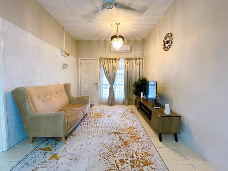 Taman Pinggiran Pelangi - 1