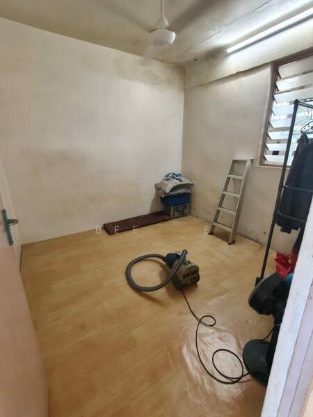 Flat Taman Ungku Tun Aminah - 4