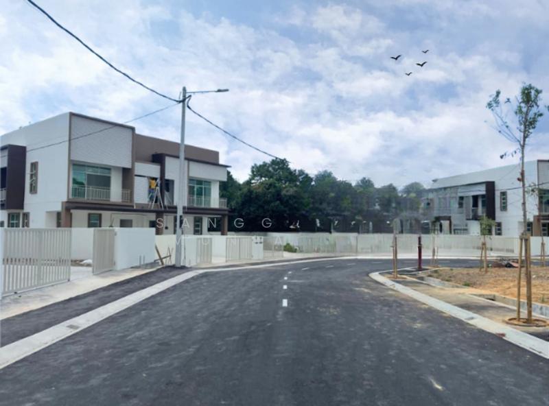 RUMAH BERKEMBAR DUA TINGKAT DI SUNGAI PETANI - 1