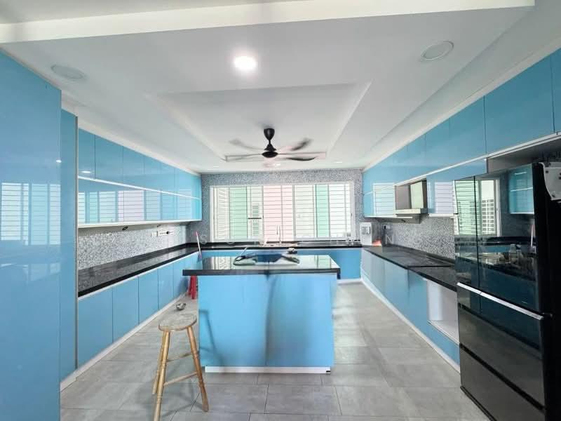 Central Park condominium - 4
