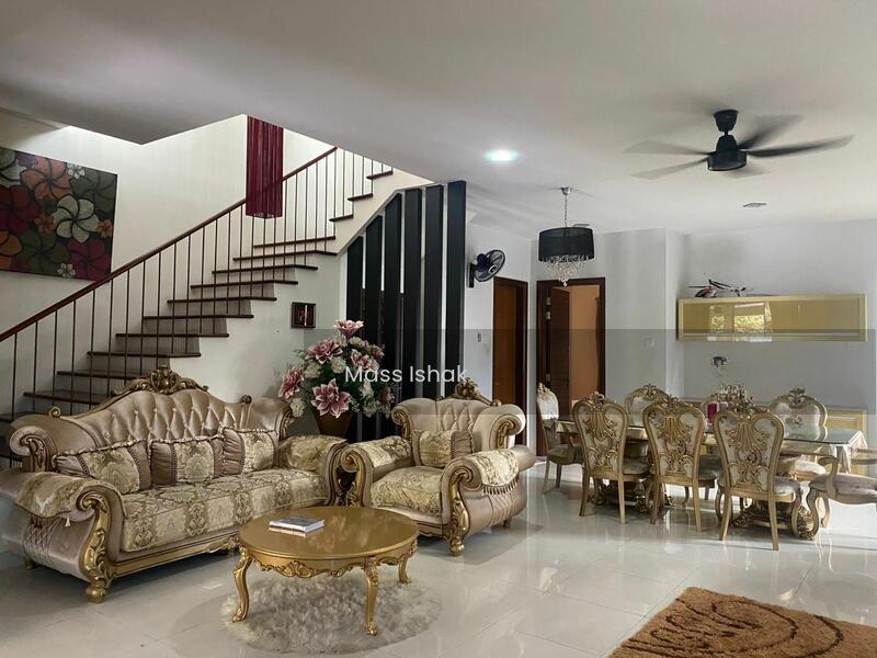 Semi-D house at Taman Nusa Tropika - 1