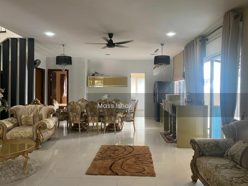 Semi-D house at Taman Nusa Tropika - 3