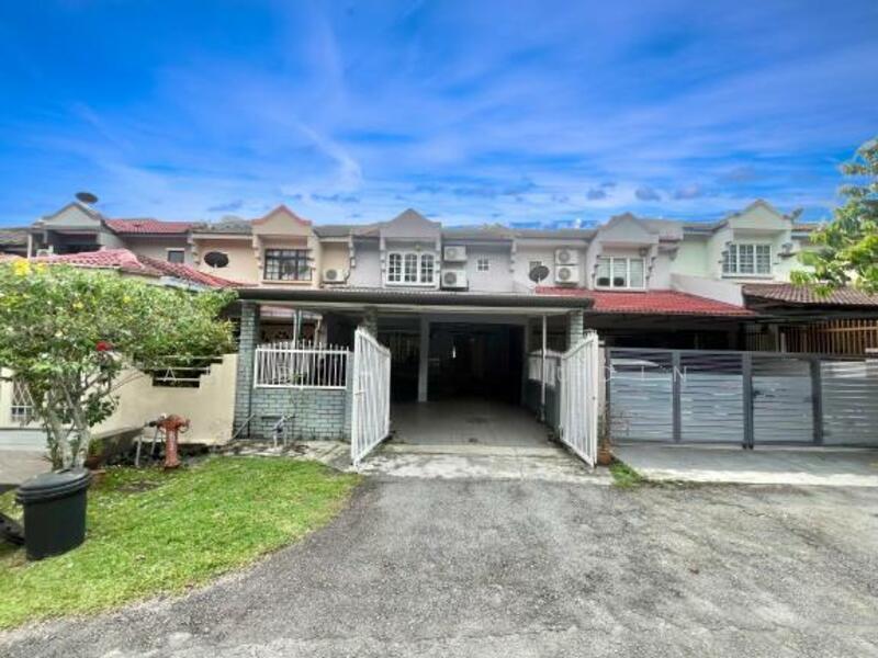 Renovated 2 Storey Terrace @ Taman Pinggiran, Batu Caves - 1
