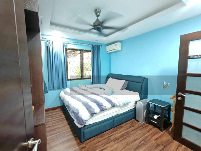 Bungalow at Seksyen 6 - 3
