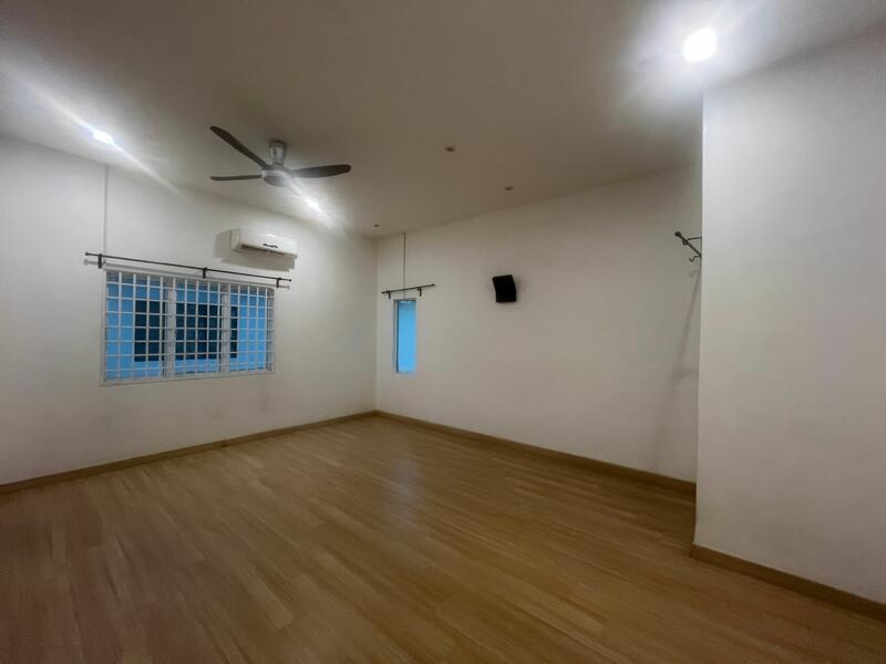 Semi-Detached House at Sungai Manggis - 4