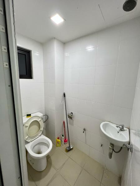 Royalle Condominium - 4