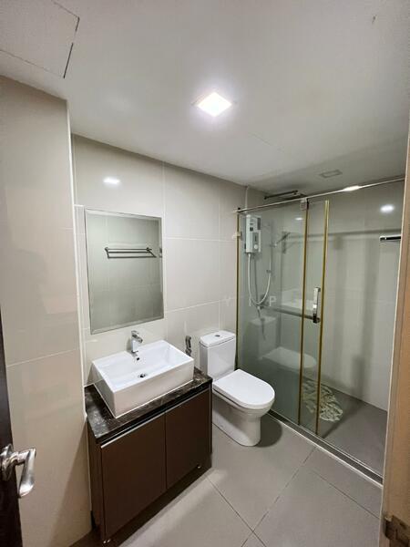 Royalle Condominium - 5