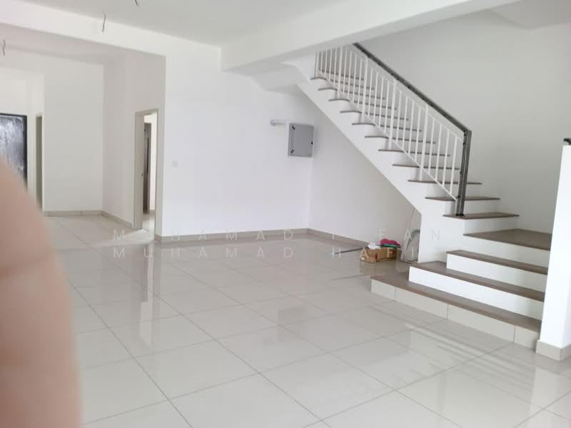 Bandar Bukit Raja : Casira 3 - 3