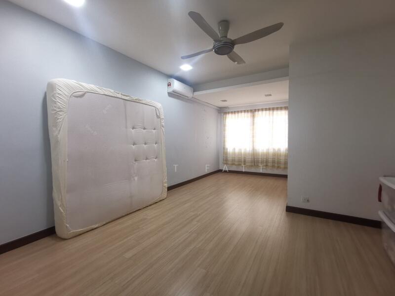 Taman Pertama - 3
