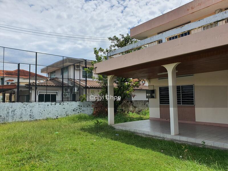 Double storey bungalow in Tmn Golf for sale an to let - 4