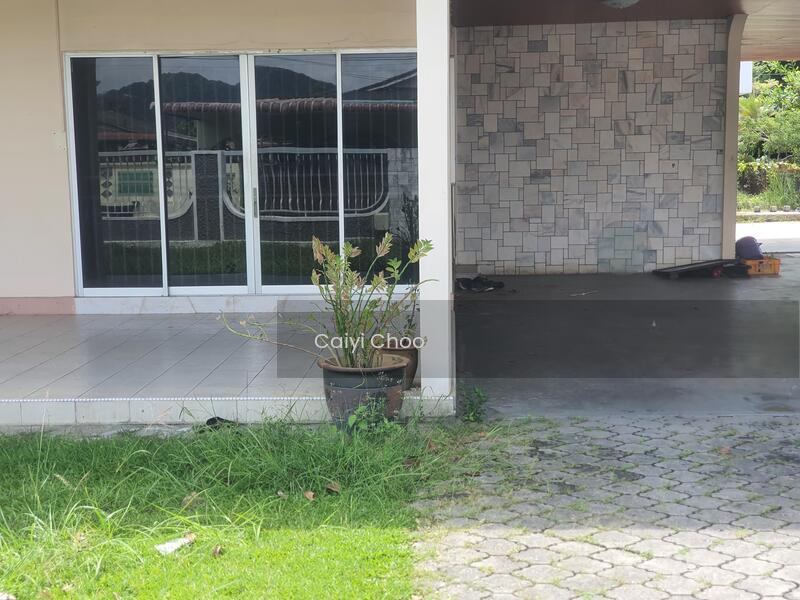 Double storey bungalow in Tmn Golf for sale an to let - 5