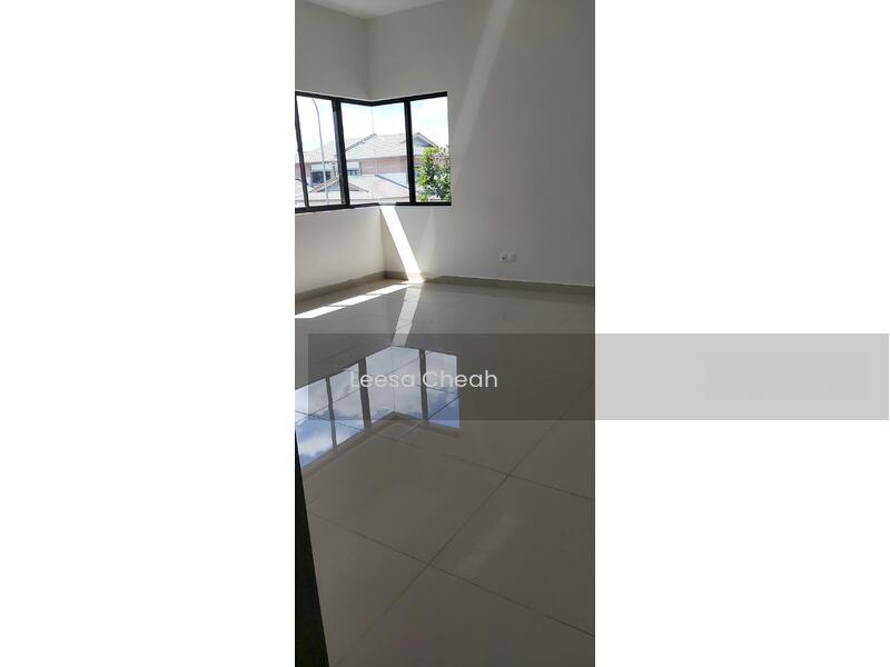 Nusa Cinta Seia Fontaines - 3