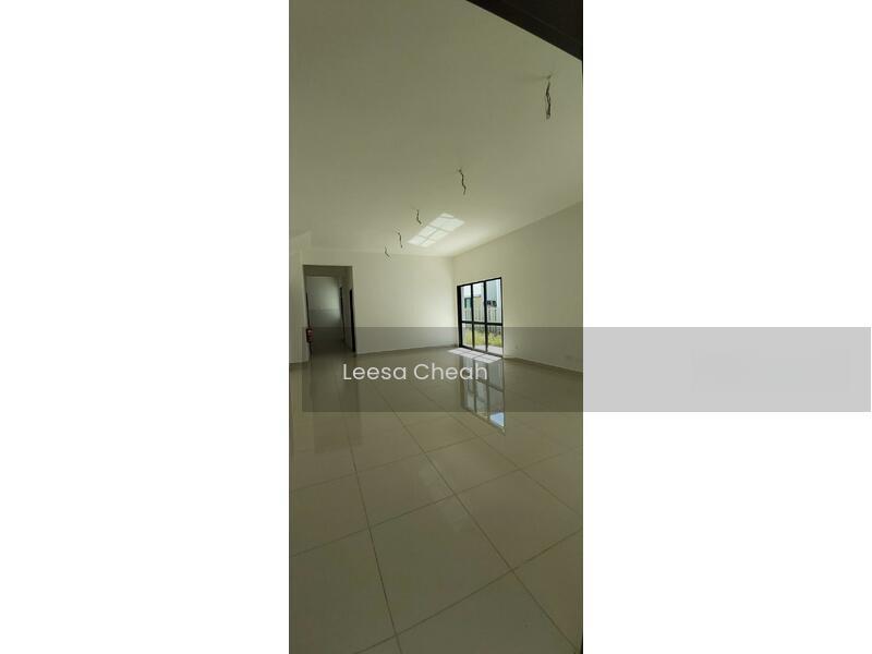 Nusa Cinta Seia Fontaines - 2