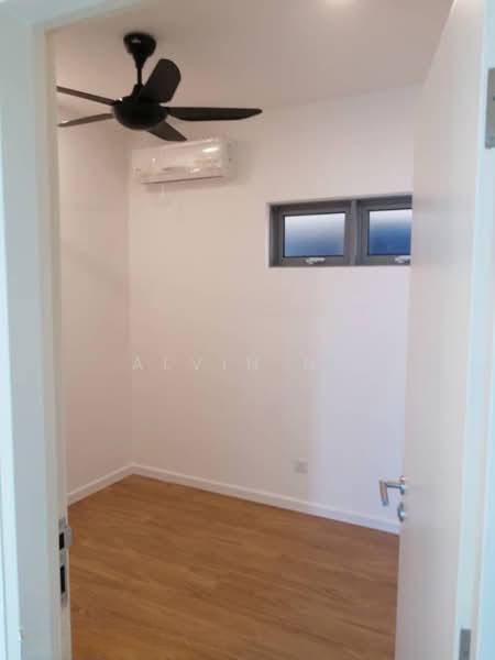 Lakefront Residence - 3