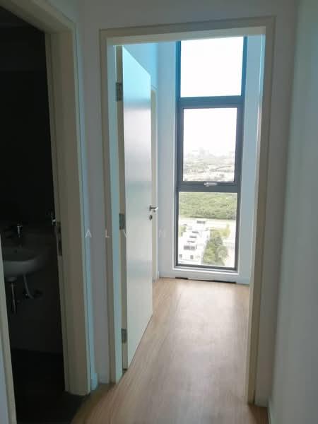 Lakefront Residence - 4
