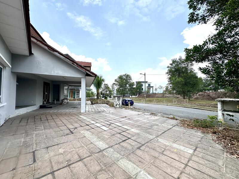 Peridot Hilltop Residence - 4