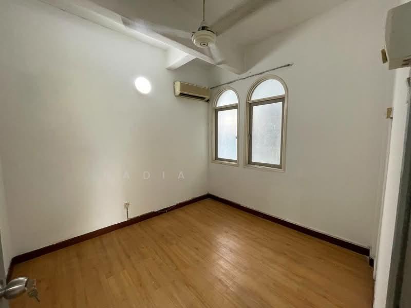 Putri Apartment - 2