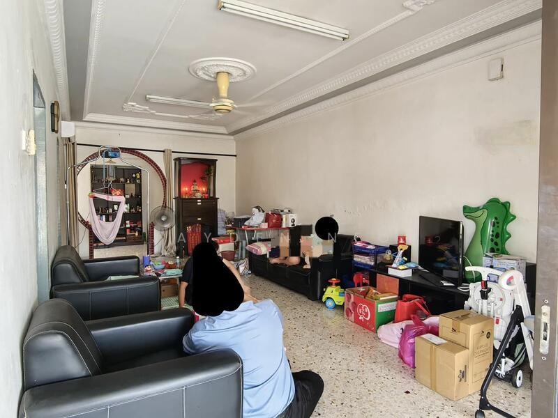 Taman Ungku Tun Aminah - 4