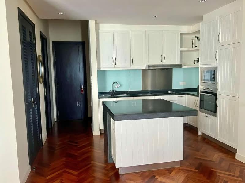 Quayside Seafront Resort Condominiums - 5