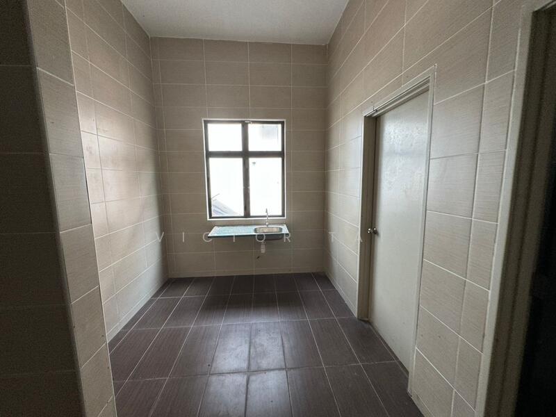 Taman Kempas Utama - 5