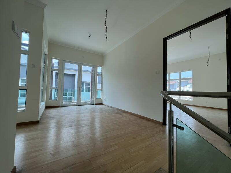 Bandar Tun Hussein Onn - 3