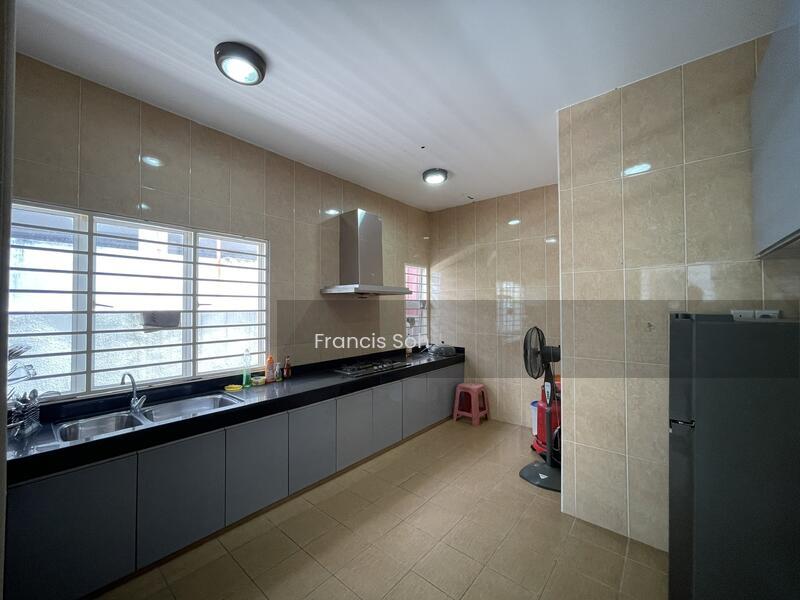 Limited Freehold Semi-Detached House at Happy Garden - 5