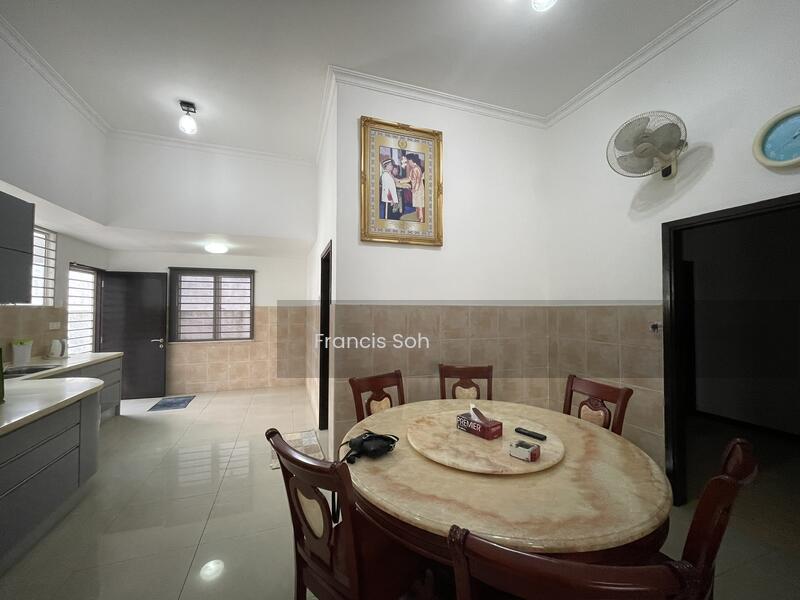 Limited Freehold Semi-Detached House at Happy Garden - 4