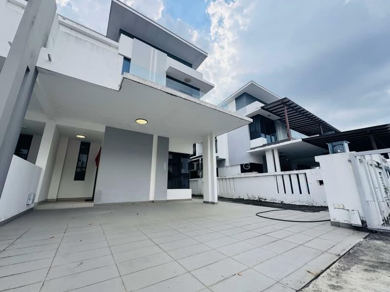 Garden Villa Bukit Indah - 1