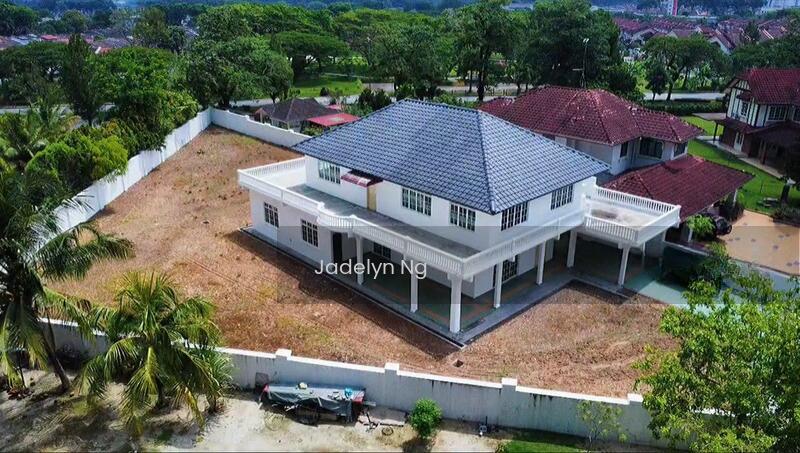 Kulai Bandar Putra Gate A - 1