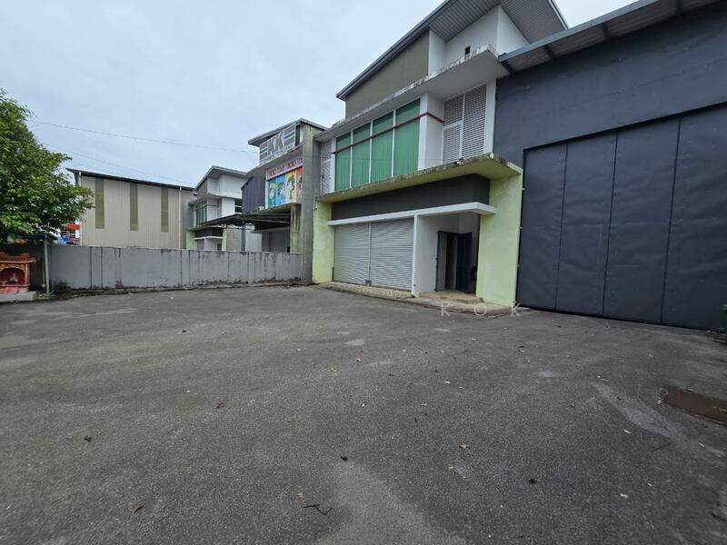 Semi D Factory @ 9th Mile - 2