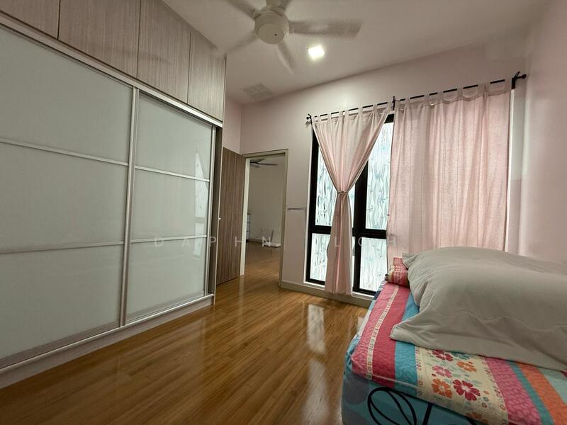 City of Elmina : Elmina Valley Phase 3 - 5